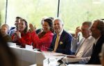 Ede, 26 April 2024
Koninklijke onderscheidingen voor
Marcel Boekhoorn en Rebecca Cabau v Kasbergen
Burgemeester Rene Verhulst