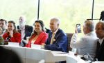 Ede, 26 April 2024
Koninklijke onderscheidingen voor
Marcel Boekhoorn en Rebecca Cabau v Kasbergen
Burgemeester Rene Verhulst