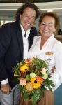 Ede, 26 April 2024
Koninklijke onderscheidingen voor
Marcel Boekhoorn enMarlies Boekhoorn
Burgemeester Rene Verhulst
Marlies Boekhoorn met haar partner Eric v Heeswijk