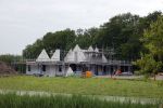 Noordwijkerhout 16 mei 2024
Martien Meiland en Erica Meiland laten een nieuwe villa bouwen op een landgoed in Noordwijkerhout.