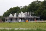 Noordwijkerhout 16 mei 2024
Martien Meiland en Erica Meiland laten een nieuwe villa bouwen op een landgoed in Noordwijkerhout.