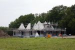 Noordwijkerhout 16 mei 2024
Martien Meiland en Erica Meiland laten een nieuwe villa bouwen op een landgoed in Noordwijkerhout.