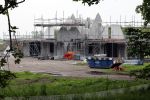 Noordwijkerhout 16 mei 2024
Martien Meiland en Erica Meiland laten een nieuwe villa bouwen op een landgoed in Noordwijkerhout.