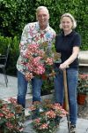 Noordwijk 24 mei 2024
Erica Meiland en Martien Meiland planten bijzondere hortensiaâ€™s in de tuin van hun Boutique Pension Code RosÃ©.