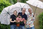 Noordwijk 24 mei 2024
Erica Meiland en Martien Meiland planten bijzondere hortensiaâ€™s in de tuin van hun Boutique Pension Code RosÃ©.