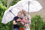 Noordwijk 24 mei 2024
Erica Meiland en Martien Meiland planten bijzondere hortensiaâ€™s in de tuin van hun Boutique Pension Code RosÃ©.