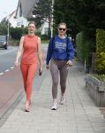 Noordwijk 23 mei 2024
Maxime Meiland en haar zus Montana Meiland zijn na het sporten nog even een kopje koffie gaan drinken bij hun ouders Martien en Erica meiland.