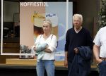 Amsterdam 15 mei 2024
Paul Witteman en zijn vrouw wandelend door Amsterdam zuid.