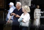 Amsterdam 15 mei 2024
Paul Witteman en zijn vrouw wandelend door Amsterdam zuid.