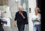 Amsterdam 15 mei 2024
Paul Witteman en zijn vrouw wandelend door Amsterdam zuid.