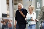 Amsterdam 15 mei 2024
Paul Witteman en zijn vrouw wandelend door Amsterdam zuid.