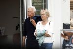 Amsterdam 15 mei 2024
Paul Witteman en zijn vrouw wandelend door Amsterdam zuid.