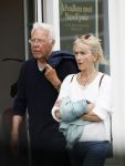Amsterdam 15 mei 2024
Paul Witteman en zijn vrouw wandelend door Amsterdam zuid.