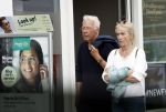 Amsterdam 15 mei 2024
Paul Witteman en zijn vrouw wandelend door Amsterdam zuid.