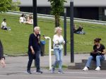 Amsterdam 15 mei 2024
Paul Witteman en zijn vrouw wandelend door Amsterdam zuid.