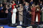 Emmen 27 april 2024
Koningsdag in Emmen met de koninklijke familie . Aanwezig bKoning Willem Alexander Koningin Maxima Prinses Amalia Prinses Alexia Prinses Ariane Prins Constantijn Prinses laurentien Prins Bernhard Prinses Annette Prins Maurits Prinses Marilene Prins Pieter Christiaan Prinses Anita Prins Floris en Prinses Aimee.