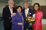 Ede, 26 April 2024
Koninklijke onderscheidingen voor
Marcel Boekhoorn enMarlies Boekhoorn
Burgemeester Rene Verhulst
Rebecca Cabau v Kasbergen met moeder en Marcel Boekhoorn