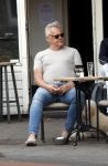Amsterdam 15 mei 2024
Rijk de Gooijer met zijn hond en kennis op terras in Amsterdam zuid.
