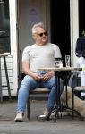 Amsterdam 15 mei 2024
Rijk de Gooijer met zijn hond en kennis op terras in Amsterdam zuid.