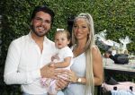 Tilburg 14 mei 2024
Boekpresentatie Roy Donders in Cafe Bet Kolen .
Zij vriendin Michelle dochtertje Romi alsmede zijn ouders en zus Rian Donders waren natuurlijk aanwezig.