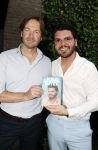 Tilburg 14 mei 2024
Boekpresentatie Roy Donders in Cafe Bet Kolen .
Zij vriendin Michelle dochtertje Romi alsmede zijn ouders en zus Rian Donders waren natuurlijk aanwezig. Roy Donders met de schrijver van zijn boek