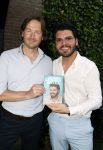 Tilburg 14 mei 2024
Boekpresentatie Roy Donders in Cafe Bet Kolen .
Zij vriendin Michelle dochtertje Romi alsmede zijn ouders en zus Rian Donders waren natuurlijk aanwezig. Roy Donders met de schrijver van zijn boek