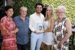 Tilburg 14 mei 2024
Boekpresentatie Roy Donders in Cafe Bet Kolen .
Zij vriendin Michelle dochtertje Romi alsmede zijn ouders en zus Rian Donders waren natuurlijk aanwezig.