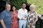 Tilburg 14 mei 2024
Boekpresentatie Roy Donders in Cafe Bet Kolen .
Zij vriendin Michelle dochtertje Romi alsmede zijn ouders en zus Rian Donders waren natuurlijk aanwezig.