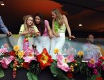 Amsterdam 25 mei 2024
Sandra Valk ging met haar dochters naar  de toppers in Concert in de Johan Cruijff arena. dochter Carlijn is zwanger