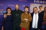 Amsterdam 13 mei 2024
Premiere Crazy House in Tuschinski. De cast met oa Alicia Silverstone Gaite Jansen Matti Stooker Chris Peters Victoria Koblenko Maarten Swart en Steffen Haars . Greg Shapiro presenteert de avond. Tim Haars en Steffen Haars met hun ouders