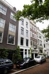Amsterdam 22 mei 2024
Nieuwe huis Youp van t Hek en Debby Petter in centrum Amsterdam.