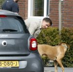 Wilnis 20 en 21 mei 2025
Andre Hazes bij zijn huis met zijn hond .