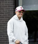 Wilnis 25 mei 2025
Andre Hazes gaat sporten en daarna komt Monique Westenberg met zoon Andre Hazes jr de hond brengen bij zijn huis .
Andre en Monique geven elkaar een knuffel .