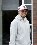 Wilnis 25 mei 2025
Andre Hazes gaat sporten en daarna komt Monique Westenberg met zoon Andre Hazes jr de hond brengen bij zijn huis .
Andre en Monique geven elkaar een knuffel .