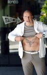 Eindhoven 16 mei 2025
Andy v d Meyde in Einhoven . Andy heeft een tatoo met combinatie Engeltje en duiveltje.