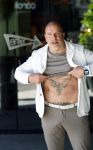 Eindhoven 16 mei 2025
Andy v d Meyde in Einhoven . Andy heeft een tatoo met combinatie Engeltje en duiveltje.