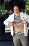 Eindhoven 16 mei 2025
Andy v d Meyde in Einhoven . Andy heeft een tatoo met combinatie Engeltje en duiveltje.