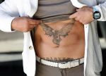Eindhoven 16 mei 2025
Andy v d Meyde in Einhoven . Andy heeft een tatoo met combinatie Engeltje en duiveltje.