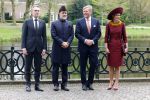 Voorschoten 16 april 2025
Dag twee van het bstaatsbezoek van Nederland en Oman. Er is een lunch op kasteel Duivenvoorde waarbij oa aanwezig zijn , Koning Willem Alexander Koningin Maxima de Sultan van Oman en minister president Dick Schoof .