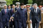 Voorschoten 16 april 2025
Dag twee van het bstaatsbezoek van Nederland en Oman. Er is een lunch op kasteel Duivenvoorde waarbij oa aanwezig zijn , Koning Willem Alexander Koningin Maxima de Sultan van Oman en minister president Dick Schoof .