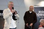 Utrecht 7 mei 2025
Boekpresentatie Jan v Halst bij Louwman exclusive . Jan v Halst reikte het eerste boek uit aan zijn leraar van vroeger Jack Spijkerman