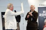 Utrecht 7 mei 2025
Boekpresentatie Jan v Halst bij Louwman exclusive . Jan v Halst reikte het eerste boek uit aan zijn leraar van vroeger Jack Spijkerman