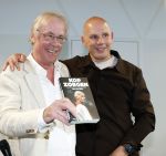 Utrecht 7 mei 2025
Boekpresentatie Jan v Halst bij Louwman exclusive . Jan v Halst reikte het eerste boek uit aan zijn leraar van vroeger Jack Spijkerman