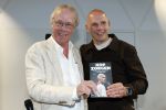 Utrecht 7 mei 2025
Boekpresentatie Jan v Halst bij Louwman exclusive . Jan v Halst reikte het eerste boek uit aan zijn leraar van vroeger Jack Spijkerman
