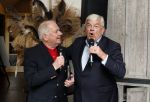 Renkum 21 april 2025
Ronnie Tober 80 jaar . Hij geeft feest in restaurant Campman in Renkum . Zijn partner Jan Jochems is natuurlijk aanwezig . Burgemeester van Den Haag Jan v Zanen reikt de eerste cd uit. Jan v Zanen kwam met zijn partner Simone Richardson