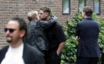 Zwolle 2 mei 2025
Vandaag is het afscheid van Jonnie Boer . er rijden 40 harley davidsons voor de kist van Jonnie Boer die op een zijspan staat.. Aanwezig zijn vrouw Therese Boer Dochter Isabelle en zoon Jimmie . Verder aanwezig Oos Kesbeke (met vrouw ) Rene Froger en Natasja Froger alsmede Astrid Joosten met haar man Rob Peters. Voor de Librije liggen heel veel bloemen