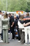 Zwolle 2 mei 2025
Vandaag is het afscheid van Jonnie Boer . er rijden 40 harley davidsons voor de kist van Jonnie Boer die op een zijspan staat.. Aanwezig zijn vrouw Therese Boer Dochter Isabelle en zoon Jimmie . Verder aanwezig Oos Kesbeke (met vrouw ) Rene Froger en Natasja Froger alsmede Astrid Joosten met haar man Rob Peters. Voor de Librije liggen heel veel bloemen