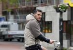 Amsterdam 7 mei 2025
Kenneth Perez op de fiets in Amsterdam