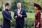Voorschoten 16 april 2025
Dag twee van het bstaatsbezoek van Nederland en Oman. Er is een lunch op kasteel Duivenvoorde waarbij oa aanwezig zijn , Koning Willem Alexander Koningin Maxima de Sultan van Oman en minister president Dick Schoof .