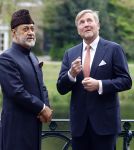 Voorschoten 16 april 2025
Dag twee van het bstaatsbezoek van Nederland en Oman. Er is een lunch op kasteel Duivenvoorde waarbij oa aanwezig zijn , Koning Willem Alexander Koningin Maxima de Sultan van Oman en minister president Dick Schoof .